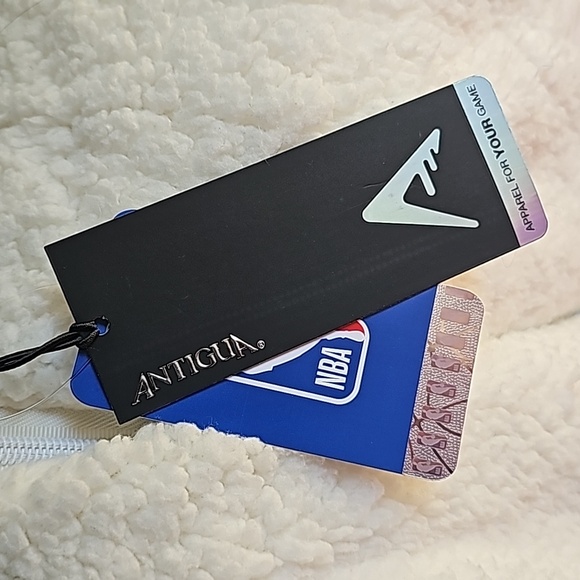 Antigua Women's NFL Boston Celtics Fleece Full Zip Grace Ivory Sherpa Vest - Picture 4 of 7